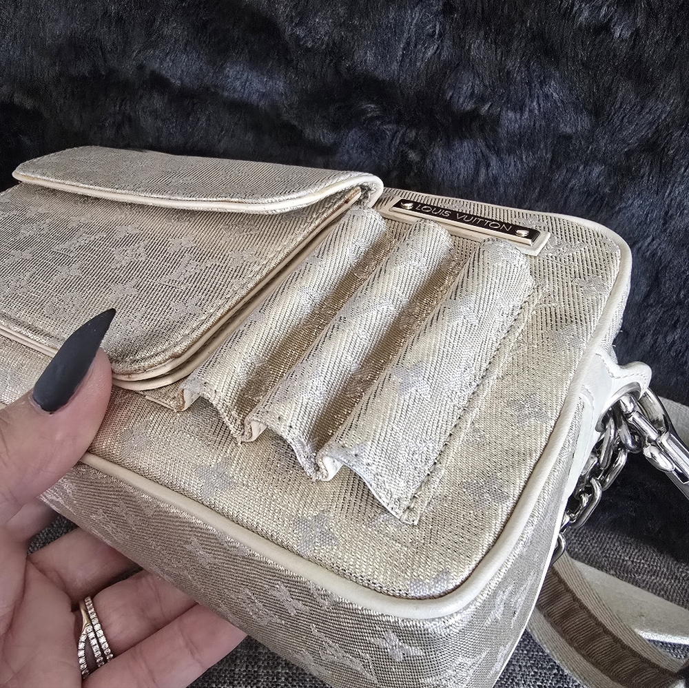 Authentic Louis Vuitton Metallic Gold Minilin Shoulder Bag Or Crossbody Bag - Picture 7 of 16